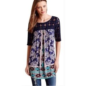 Anthropologie Akemi + Kin Maite Lace Geometric Pattern top size small